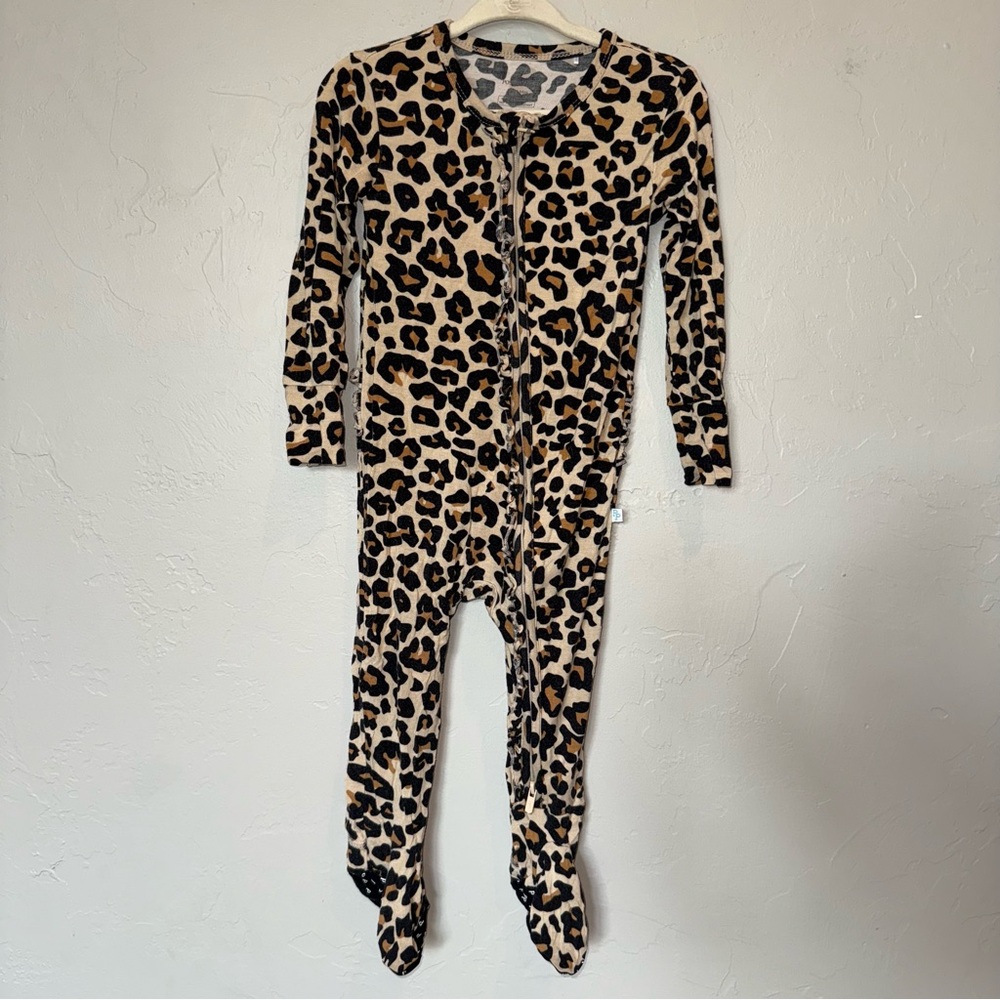 Posh Peanut Lana Leopard 18-24m Footed Pajamas, PLAY